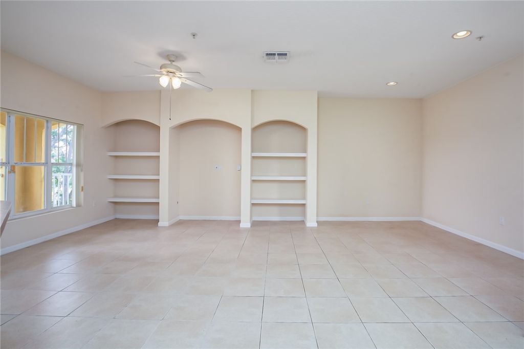 5015 Fairways Circle, Unit 305, Vero Beach, FL 32967 Photo