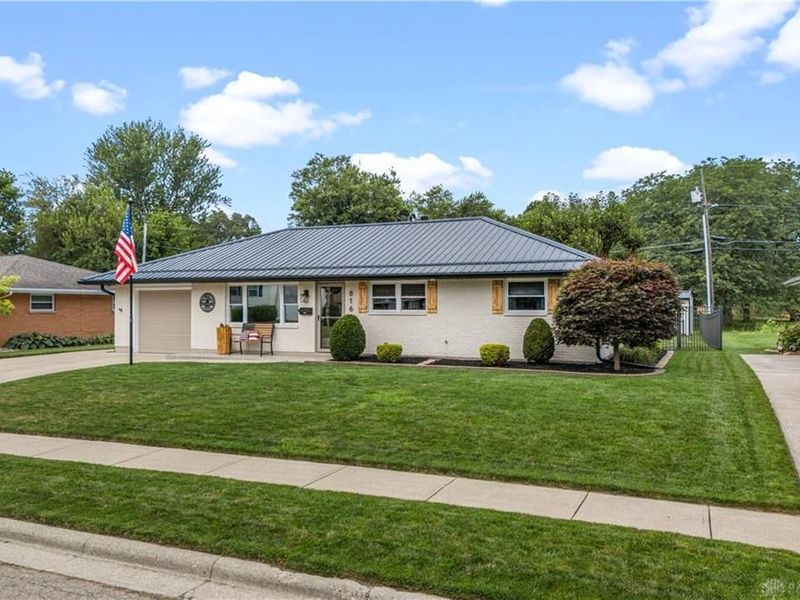 816 Louise Drive, Xenia, OH 45385 Photo 2