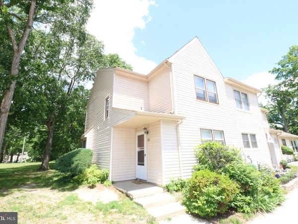 32 PIN OAK LANE, TUCKERTON, NJ 08087