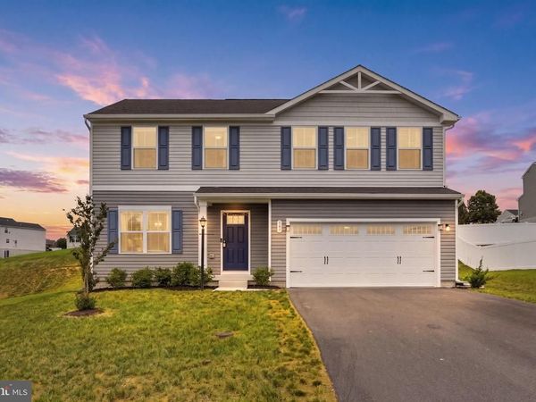 145 PERIDOT DRIVE, CHAMBERSBURG, PA 17202