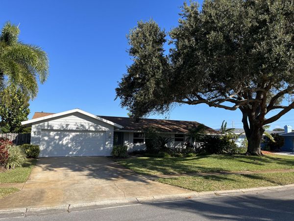 415 Aruba Court , Satellite Beach, FL 32937