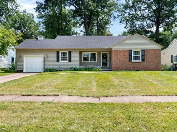 321 Miami Avenue , Elyria, OH 44035