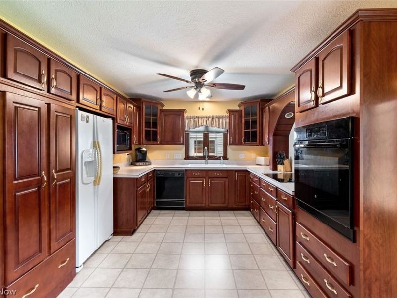 321 Miami Avenue, Elyria, OH 44035 Photo 9