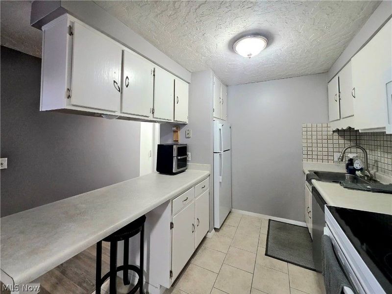 4615 Oak Hill Boulevard, Unit 208, Lorain, OH 44053 Photo 7
