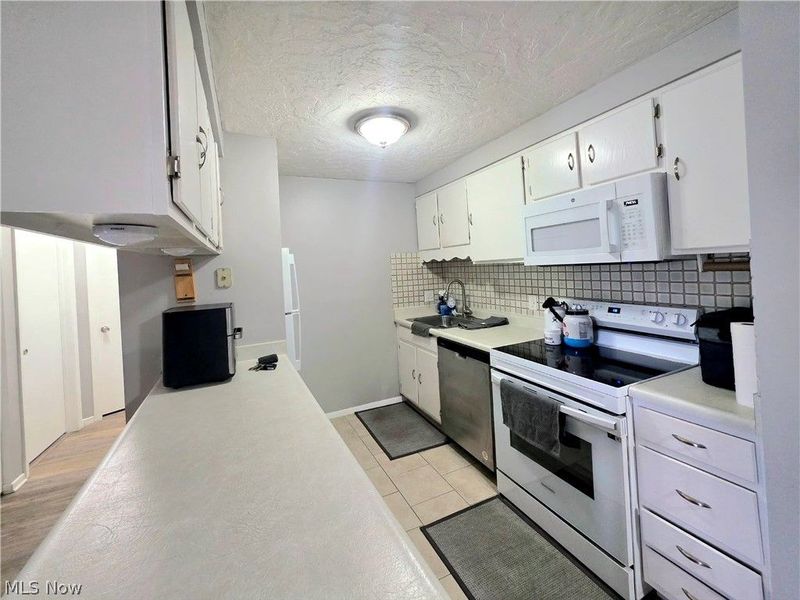 4615 Oak Hill Boulevard, Unit 208, Lorain, OH 44053 Photo 8