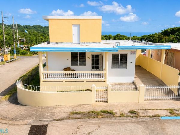 152 CALLE ZAFIRO, Aguadilla, PR 00603