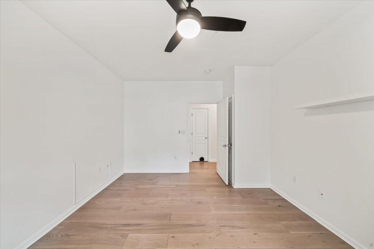 100 Bucksley Lane Photo 10