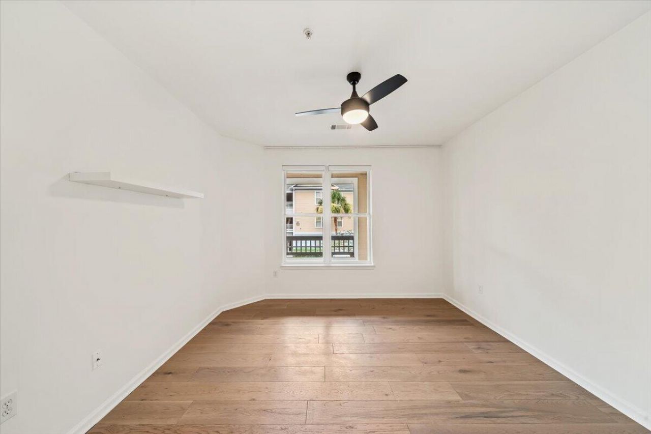 100 Bucksley Lane Photo 12
