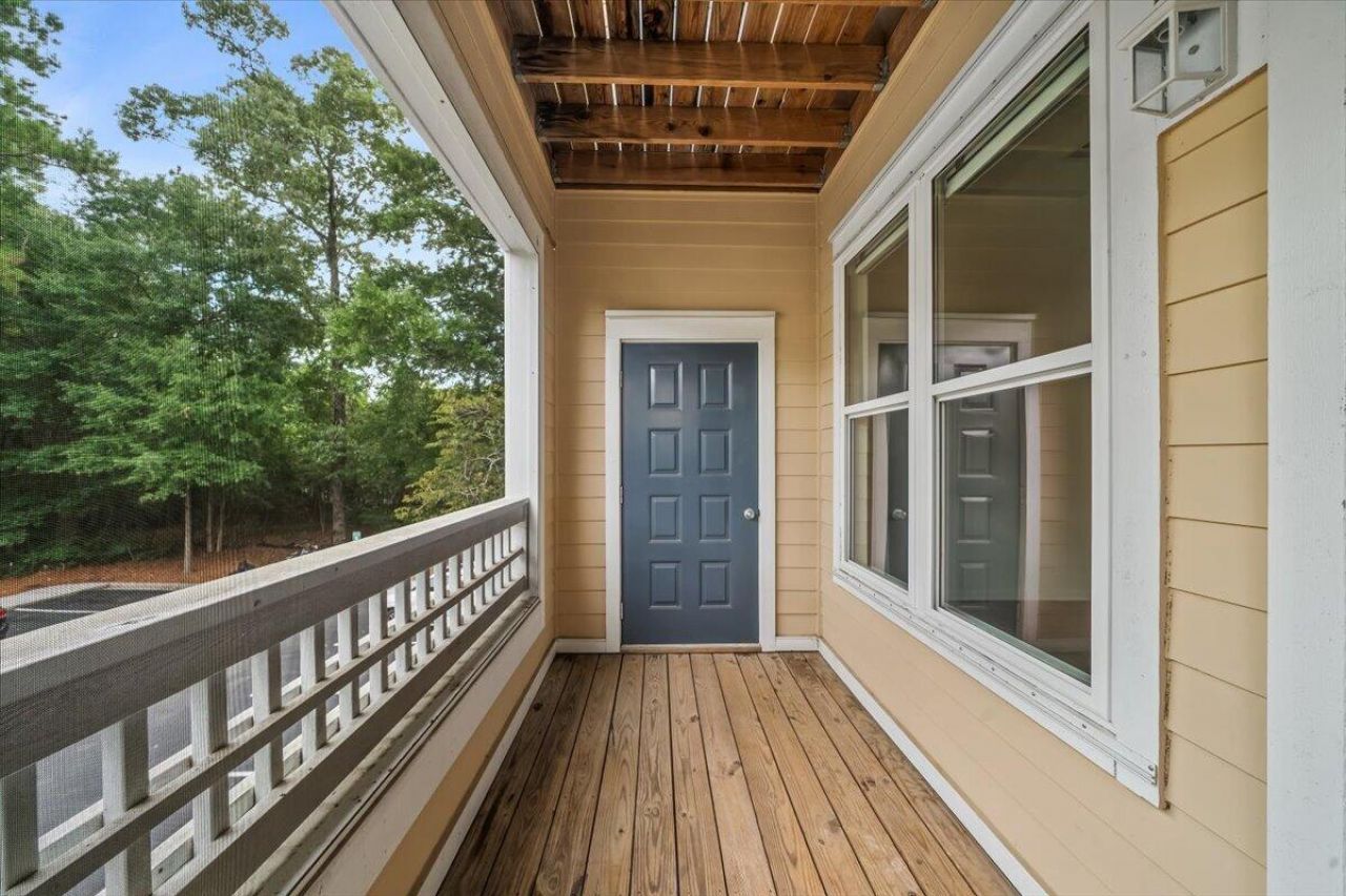 100 Bucksley Lane Photo 16