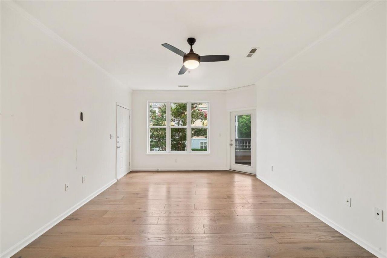 100 Bucksley Lane Photo 4