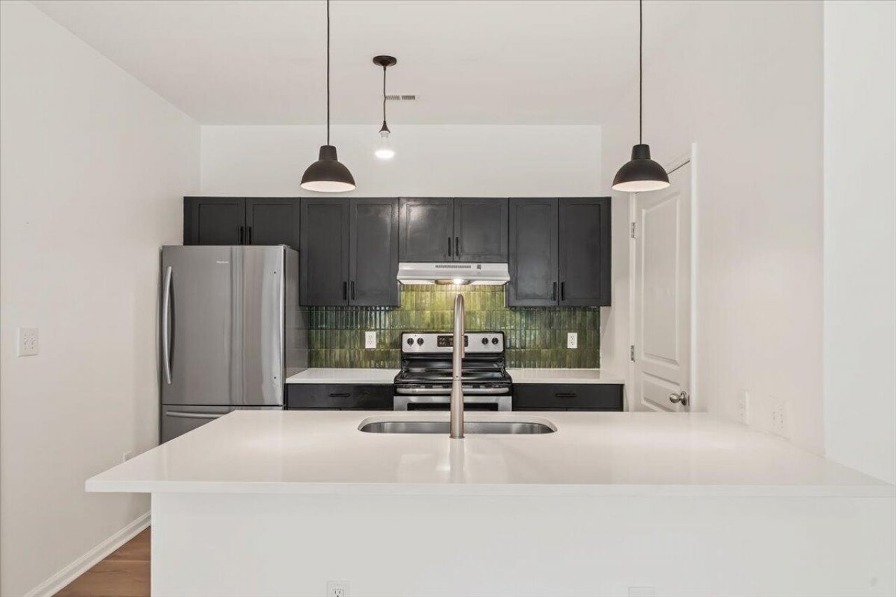 100 Bucksley Lane Photo 7
