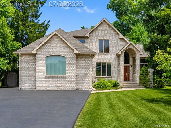 3757 Bendelow Road, Rochester Hills, MI 48307