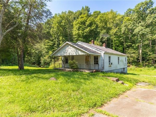 5650 Waller Road, Pfafftown, NC 27040