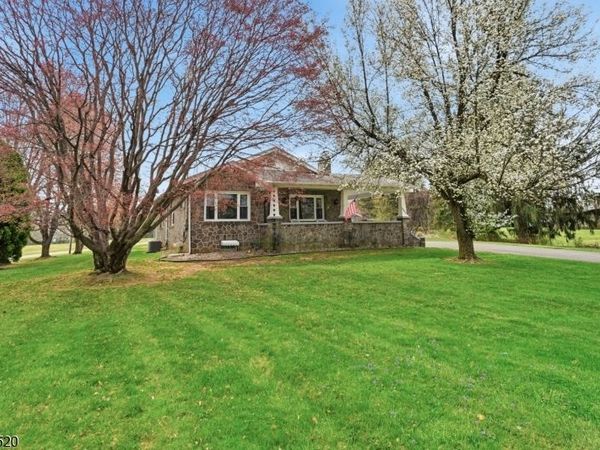 1316 Belvidere Rd, Lopatcong, NJ 08865