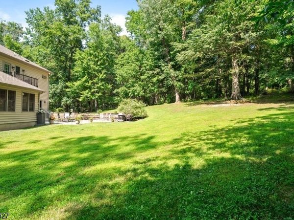 12 Mountain View Ct, Ewing, NJ 08628
