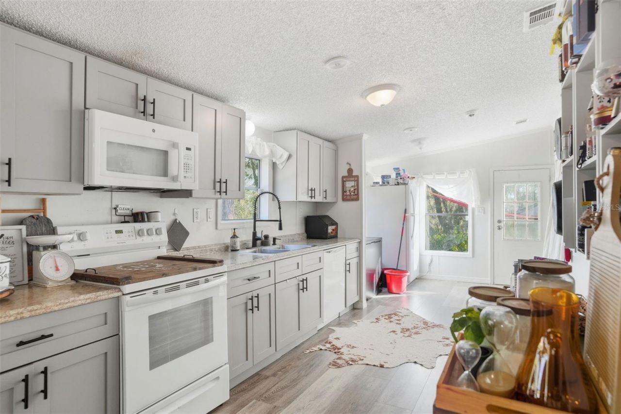 17539 Edwin Terrace , Hudson, FL 34667 Photo