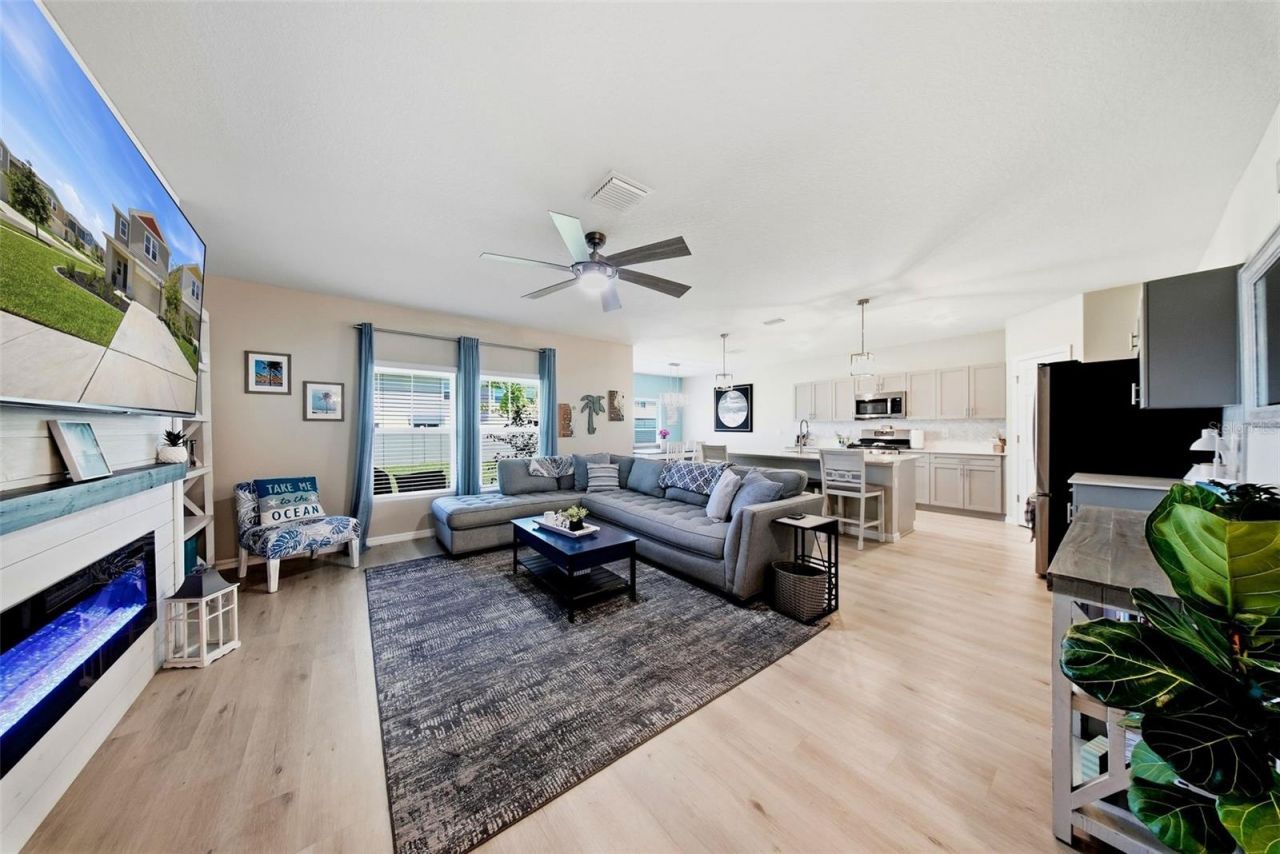 12953 Camarillo Place , Lithia, FL 33547 Main Photo