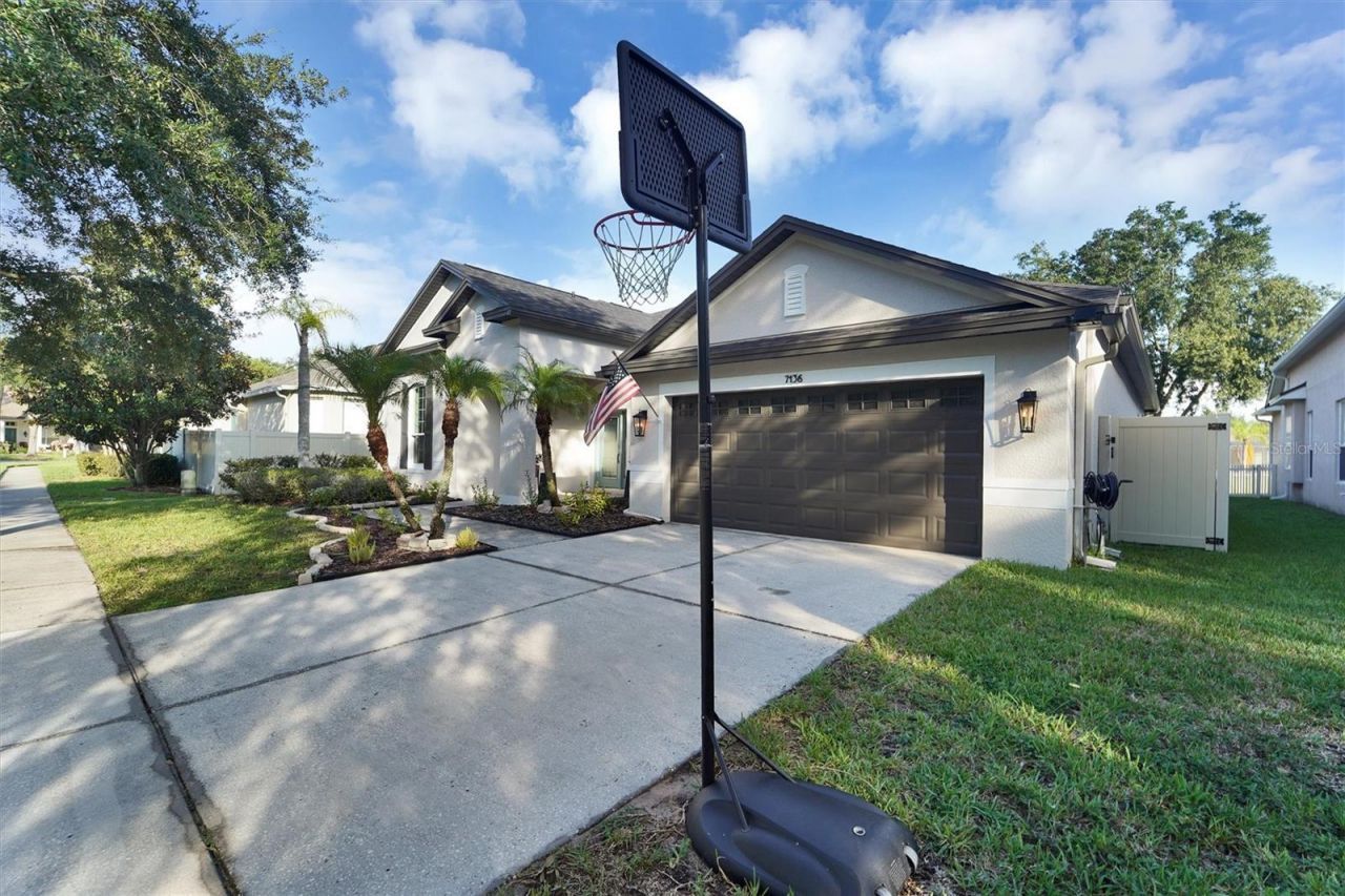 7136 Derwent Glen Circle, Land O Lakes, FL 34637 Photo