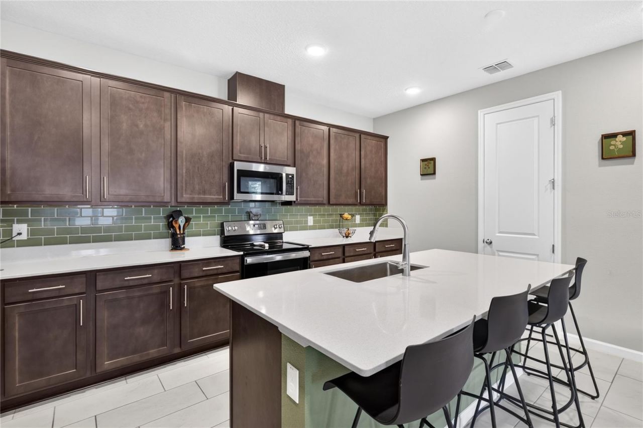 3625 Sublett Loop , Tavares, FL 32778 Photo