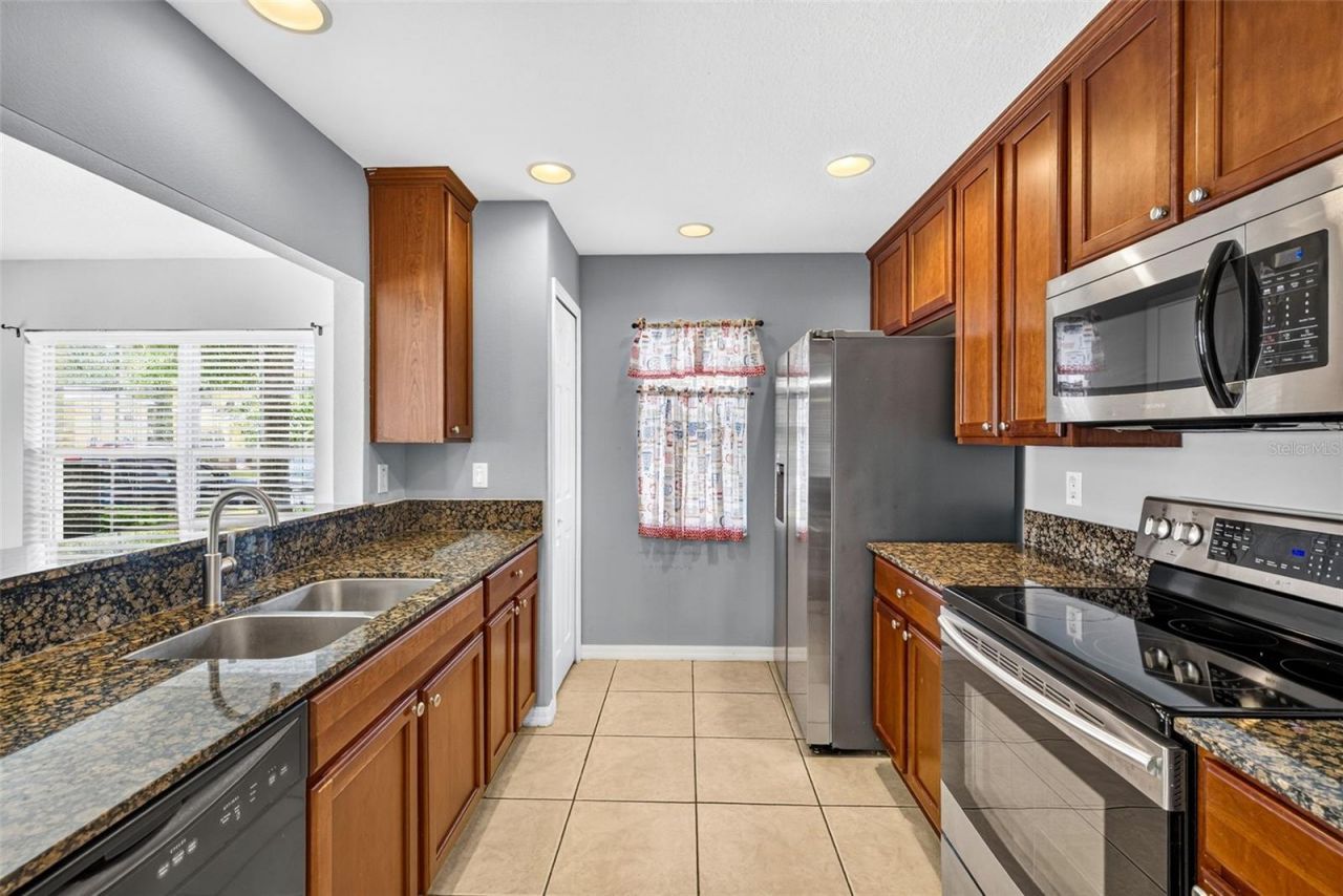 37602 Aaralyn Rd, Zephyrhills, FL 33542 Photo