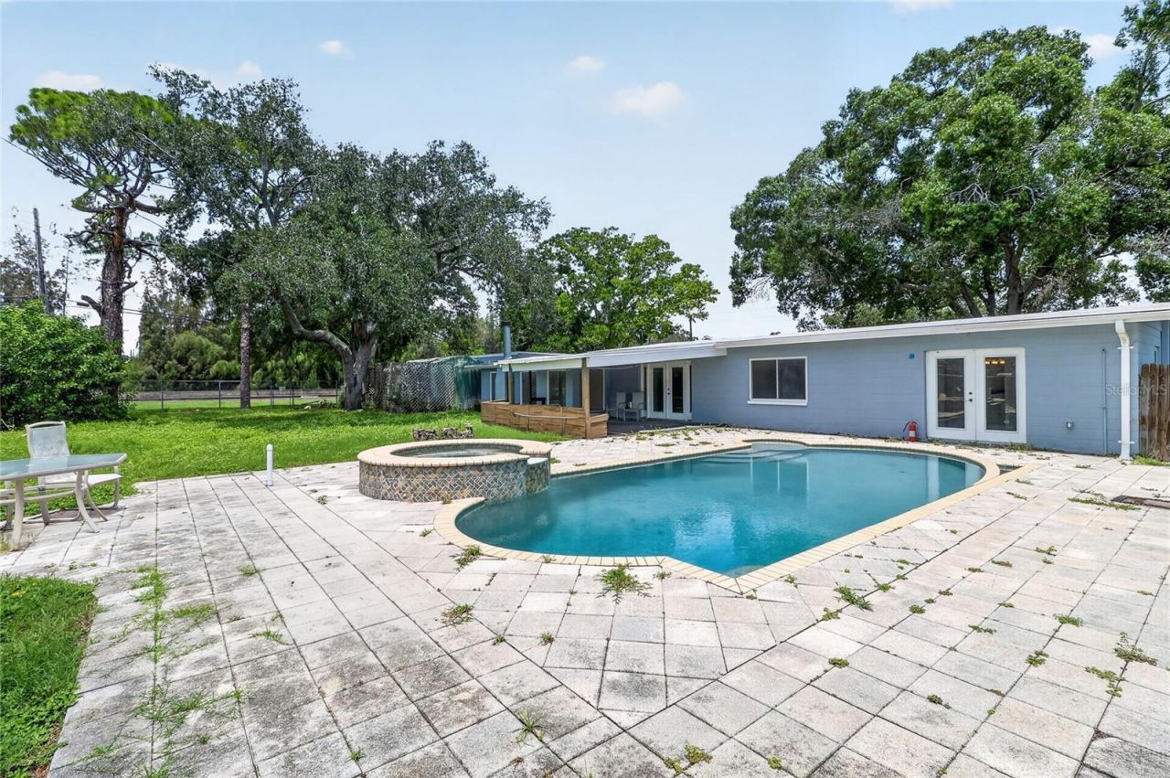 120 81st Avenue Ne, Saint Petersburg, FL 33702 Photo