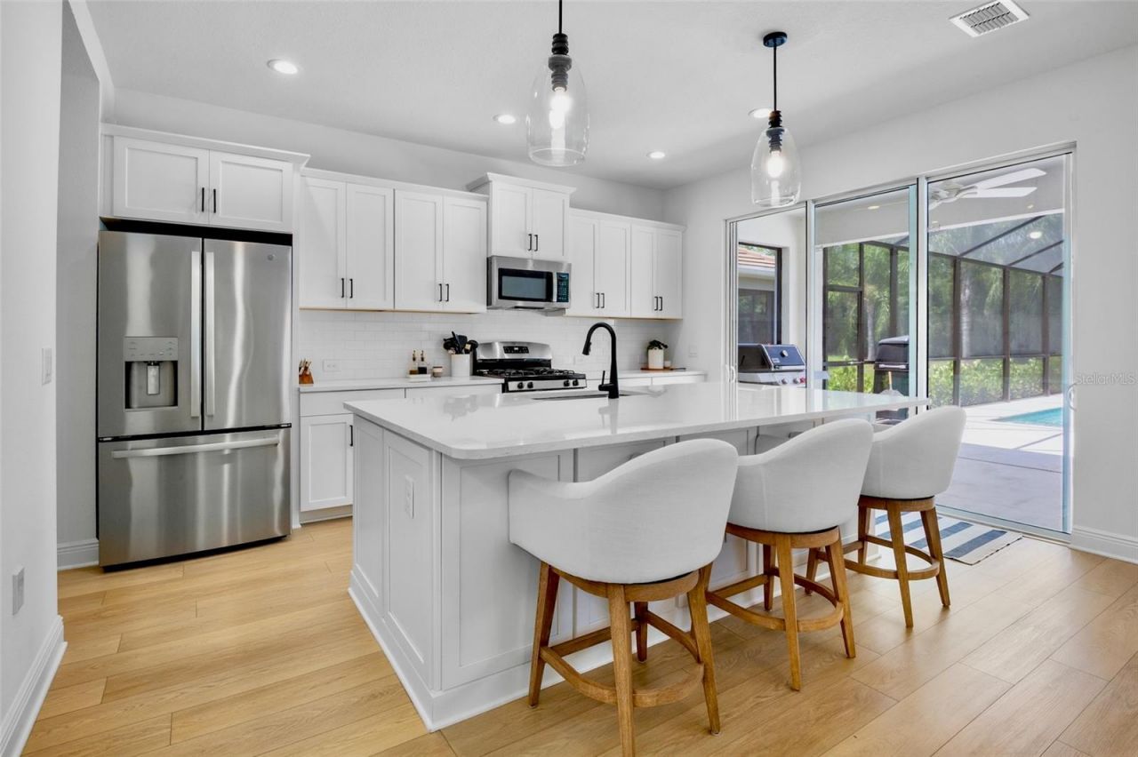 10113 Canaveral Circle, Sarasota, FL 34241 Photo