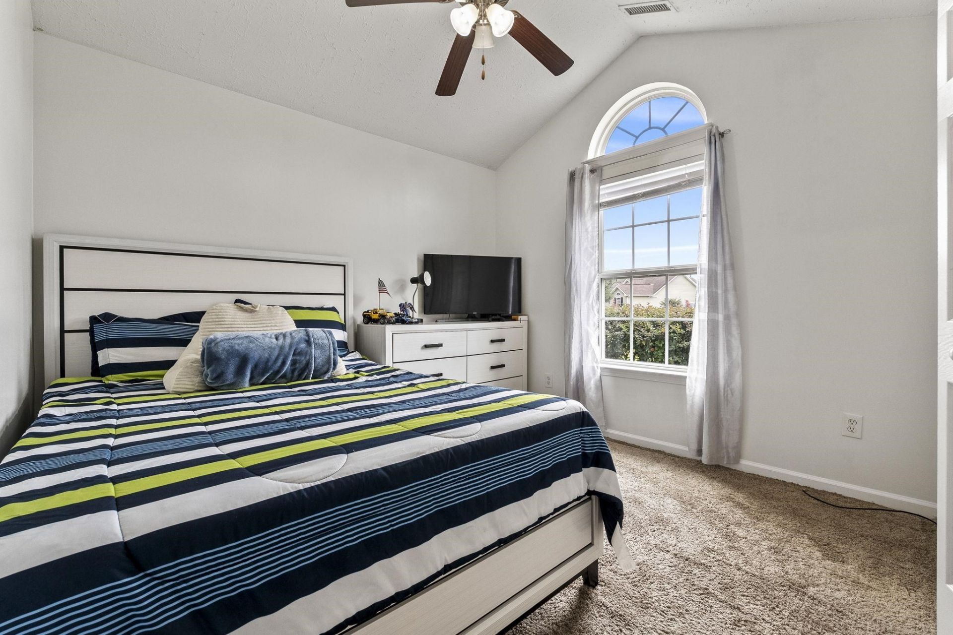 452 Warren Springs Dr.  Photo 15