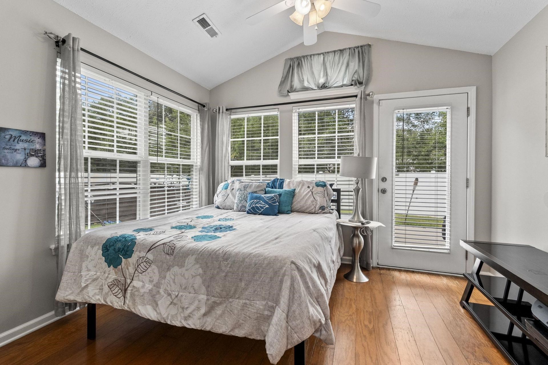 452 Warren Springs Dr.  Photo 18