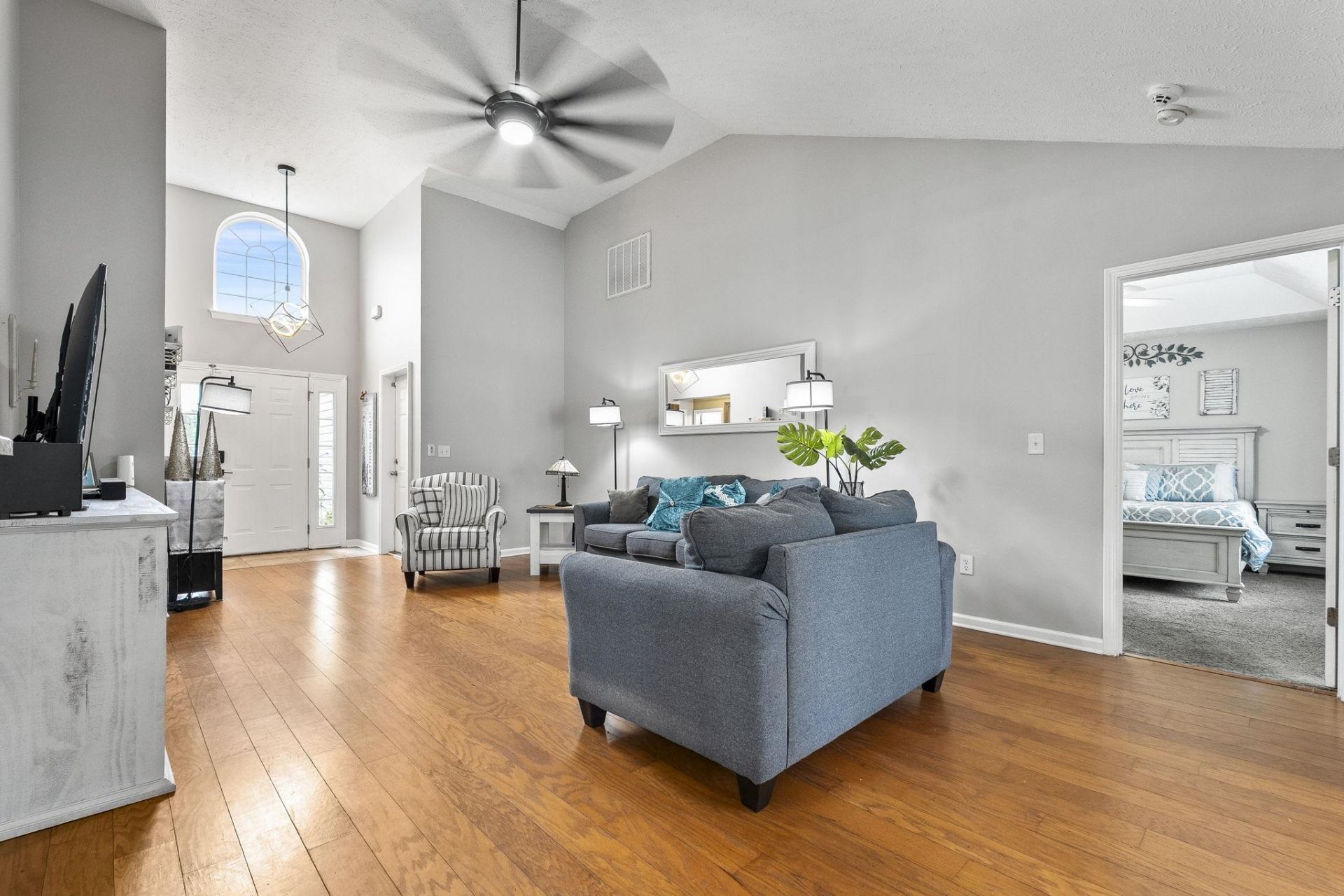 452 Warren Springs Dr.  Photo 5