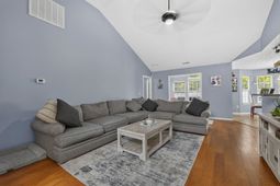 452 Warren Springs Dr. photo 4