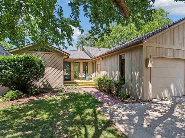 2068 South Ridge Drive, Coralville, IA 52241
