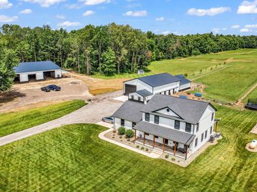 6445 Sycamore Road , Centerburg, OH 43011