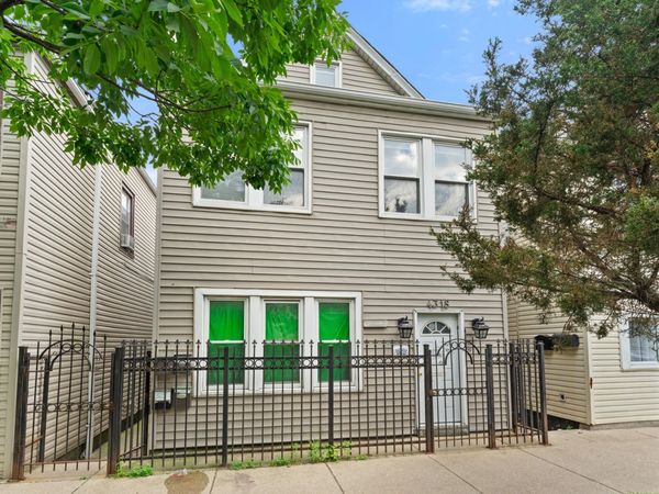 4318 S Hermitage Avenue , Chicago, IL 60609