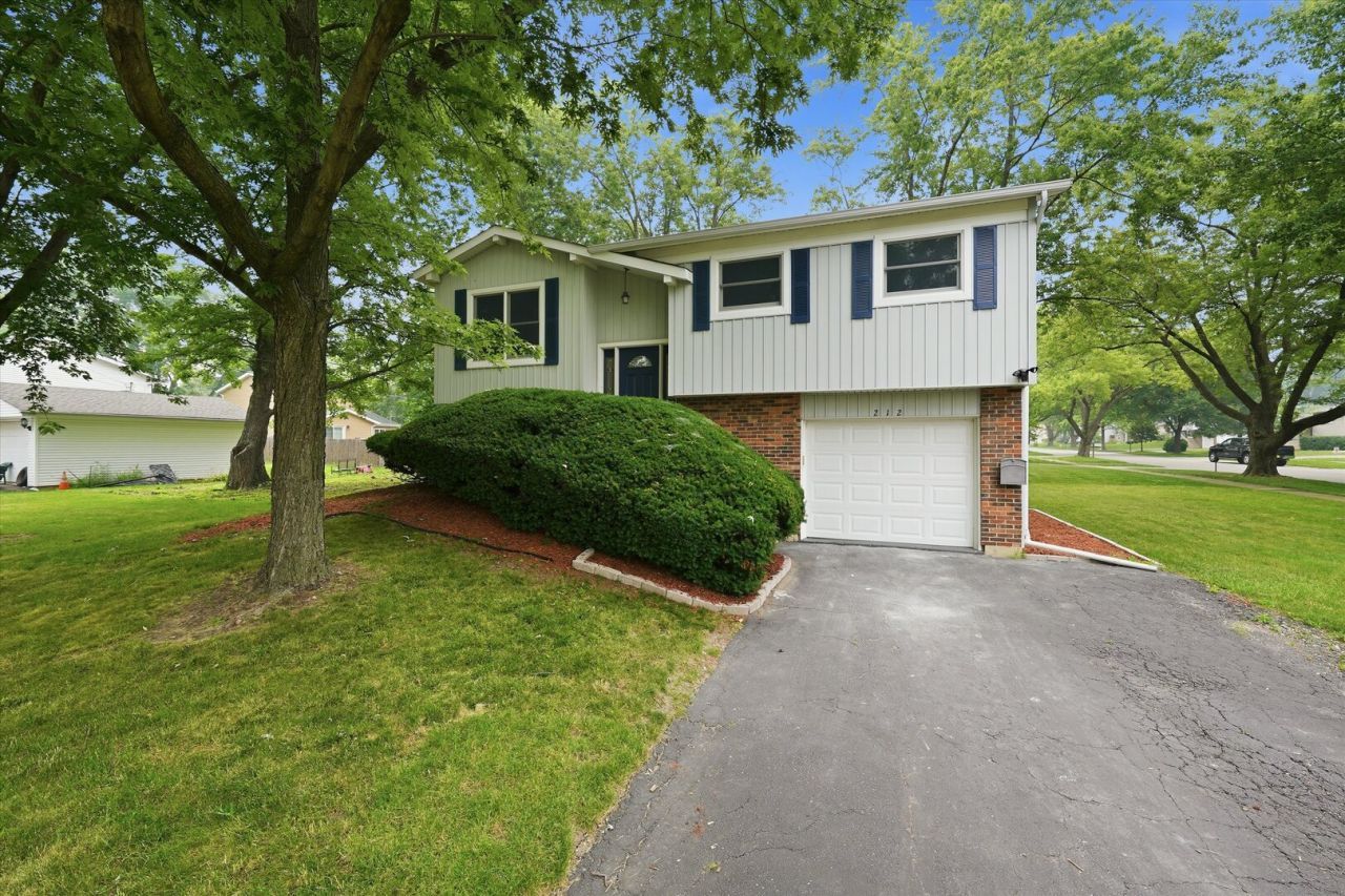 212 Kenilworth Drive , Bolingbrook, IL 60440