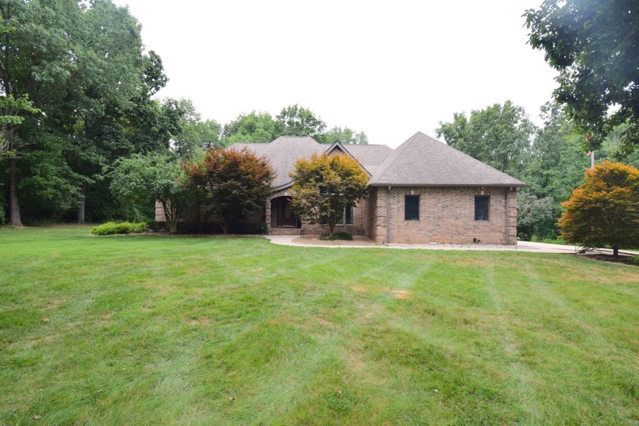 12183 E Hutchison Road , Mt Vernon, IL 62864