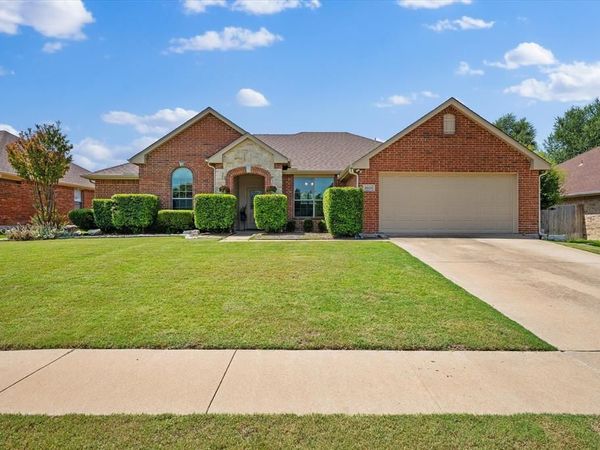 6030 Cynthia Drive , Midlothian, TX 76065