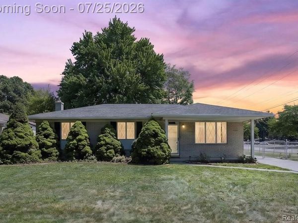 37018 Tamarack Drive, Sterling Heights, MI 48310