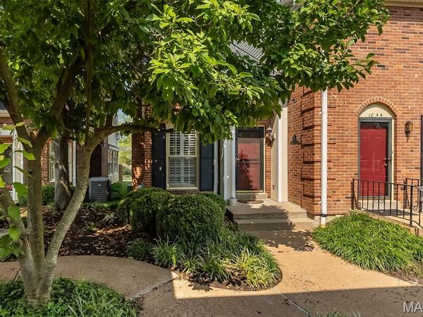 1042 Brooksgate Manor Drive , St Louis, MO 63122