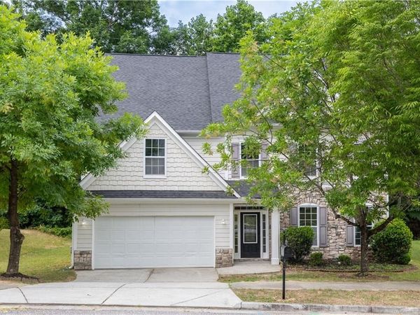 1933 Temple Park Drive , Loganville, GA 30052