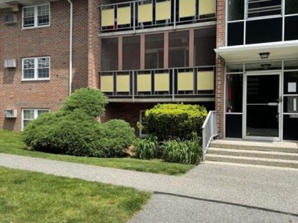 206 Rock St, Unit M5, Norwood, MA 02062