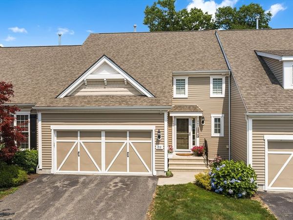 213 Sand Trap Ct, Unit 213, Northbridge, MA 01534