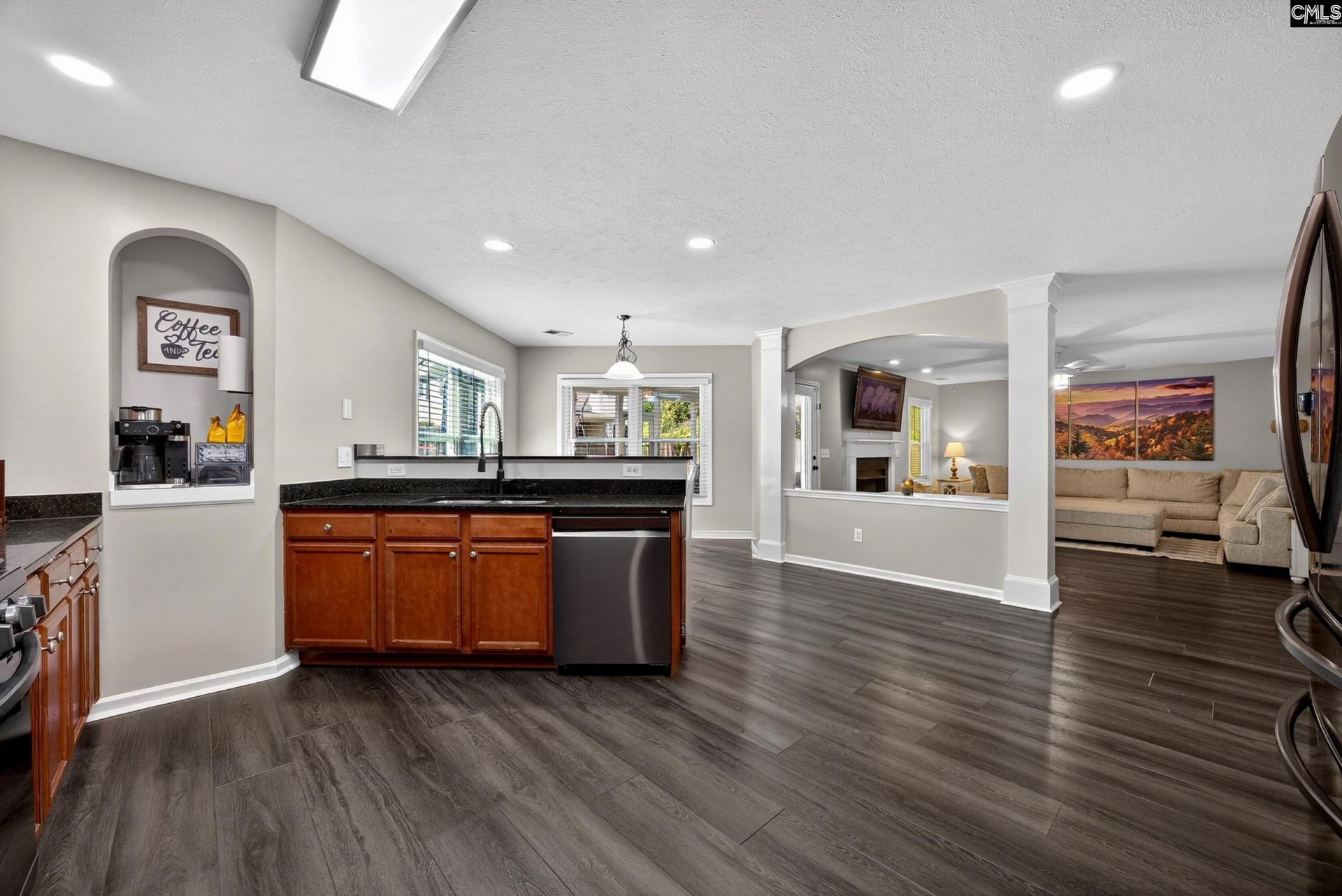 148 Flagstone Way  Photo 8
