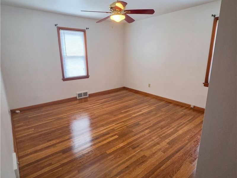 5589 Mayfield Road, Lyndhurst, OH 44124 Photo 10