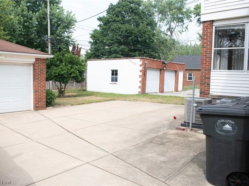5589 Mayfield Road, Lyndhurst, OH 44124 Photo 29