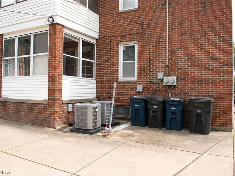 5589 Mayfield Road, Lyndhurst, OH 44124 Photo 32