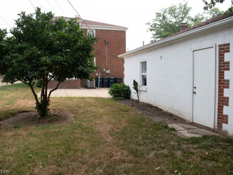 5589 Mayfield Road, Lyndhurst, OH 44124 Photo 33