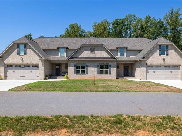 7016 Westfield Village Circle , Summerfield, NC 27358
