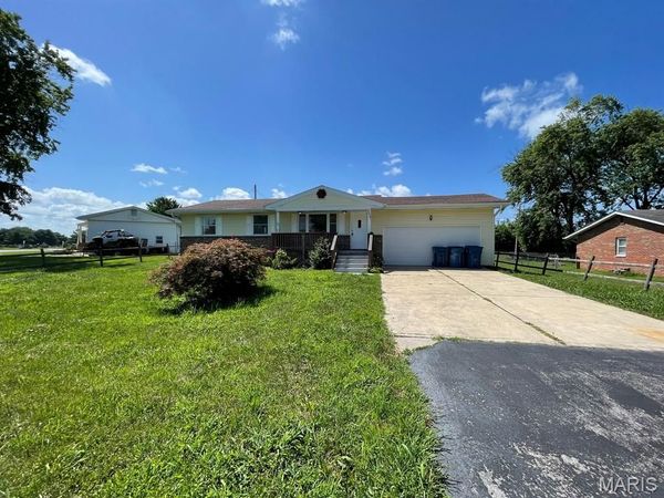 1036 Washington Drive , South Roxana, IL 62087