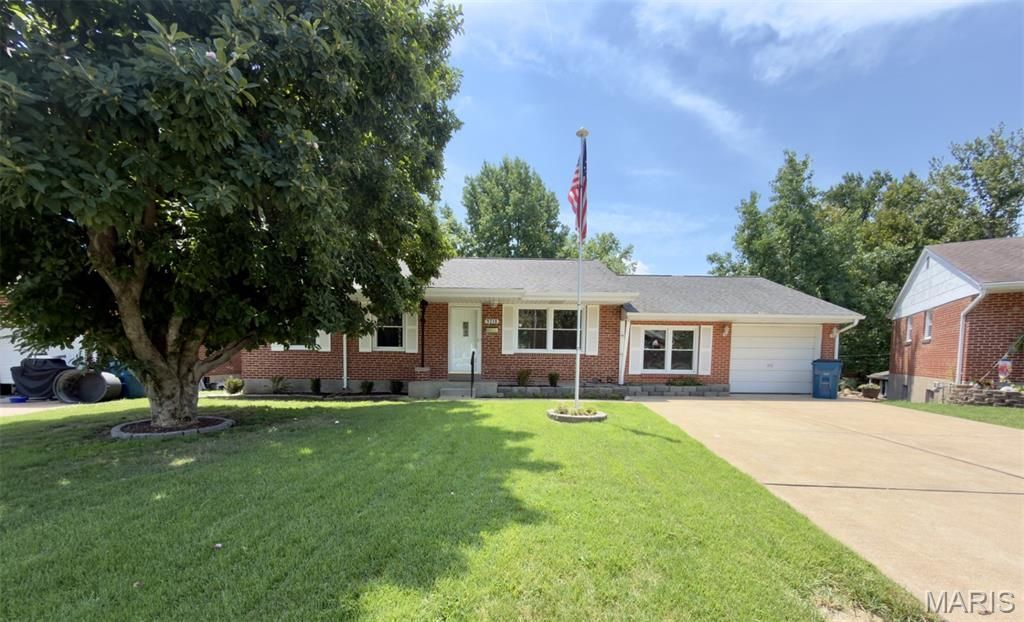 9218 Damson Drive , Saint Louis, MO 63123 Main Photo