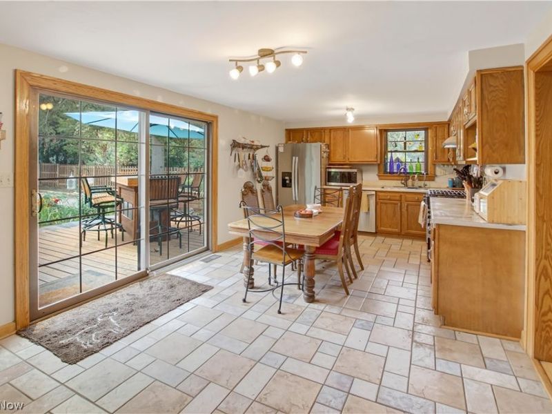 27341 Bagley Road, Olmsted Township, OH 44138 Photo 10